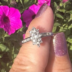 Diamond Cluster Ring, 10k White Gold, Sz 7, Exc. Cond.